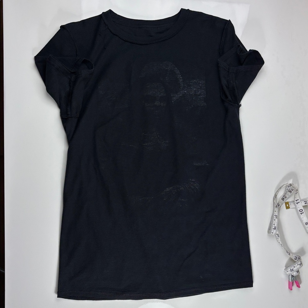 Hot Topic Black Graphic Tee with Red and Green Zombie Mona Lisa - Picture 4 of 5